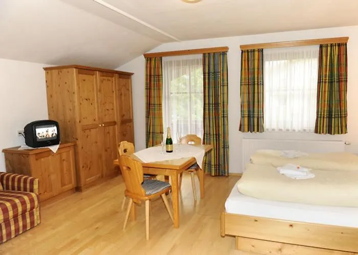 ベッド・アンド・ブレックファスト Unterhof フラッハウ